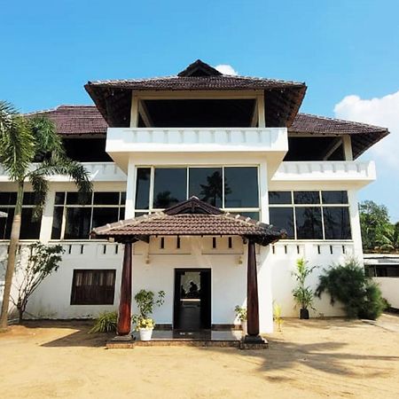 Cherai Beach Palace ภายนอก รูปภาพ