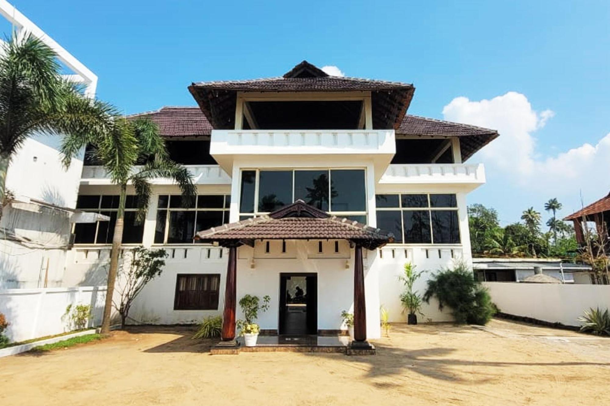 Cherai Beach Palace ภายนอก รูปภาพ